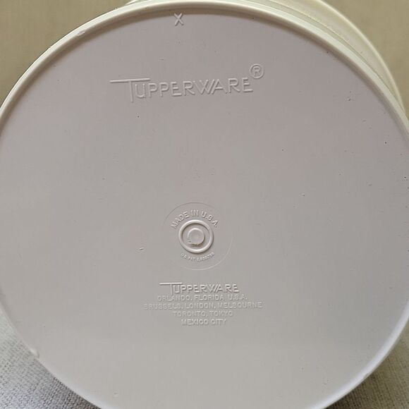 VINTAGE TUPPERWARE Cereal Keeper W/Brown Lid,2 Almond Starburst Canisters - Picture 6 of 10